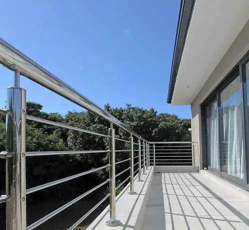Horizontal stainless steel balustrades b
